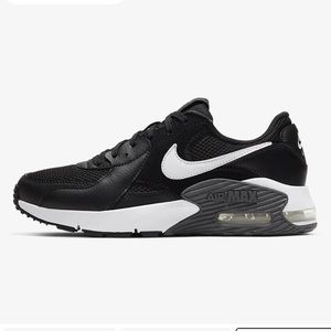 Nike Women's Air Max Excee. Black/white/gray